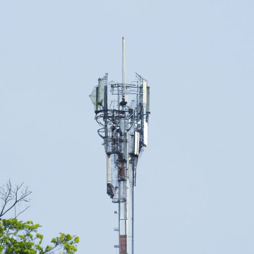 Turm, elektrisches Mobiltelefon, Blitzableiter und Telekommunikation