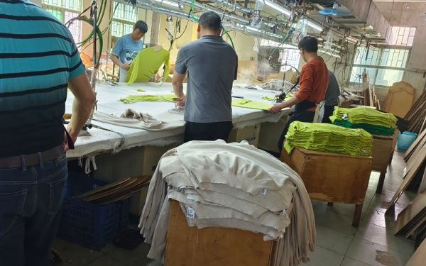 kasjmier zijden maxi trui Productie, kasjmier un sueter productie, Engelse fabriek zaterdag swe