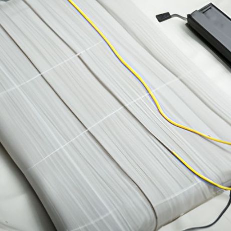 نسيج كهربائي تحت اللحاف مُسخن بشكل قياسي فوق بطانية شتوية منزلية لتدفئة السرير رخيصة الحجم بالحجم الكامل أبيض ورمادي